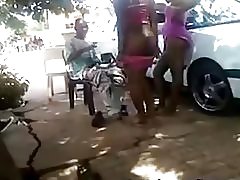 滑らかなクソ putaria 通りで