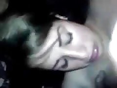 ガレージでトルコ人の女の子のファック