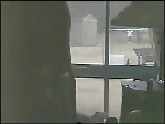 隣人に身をさらす熟女痴女