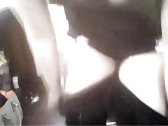 イギリスの女の子取得仕事でいたずら